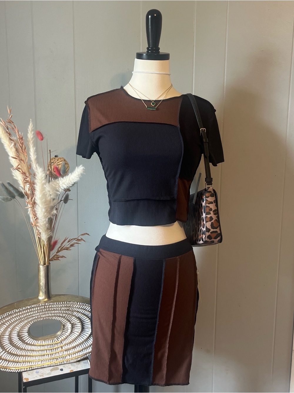 Two-Tone Black and Brown Ribbed Crop Top - Short Sleeve